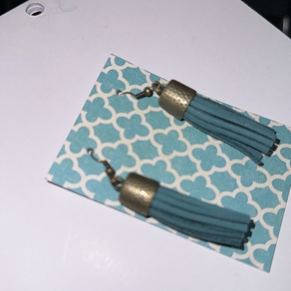 Tassel earrings teal blue dangle faux suede vintage brass patina hardware‎ NEW - Picture 2 of 2